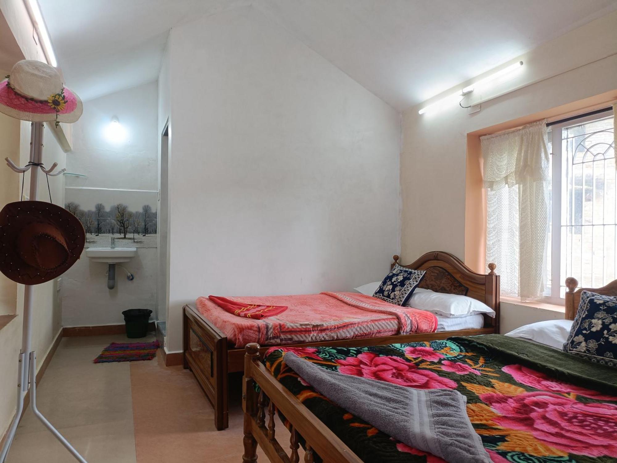 Little Castle Homestay *